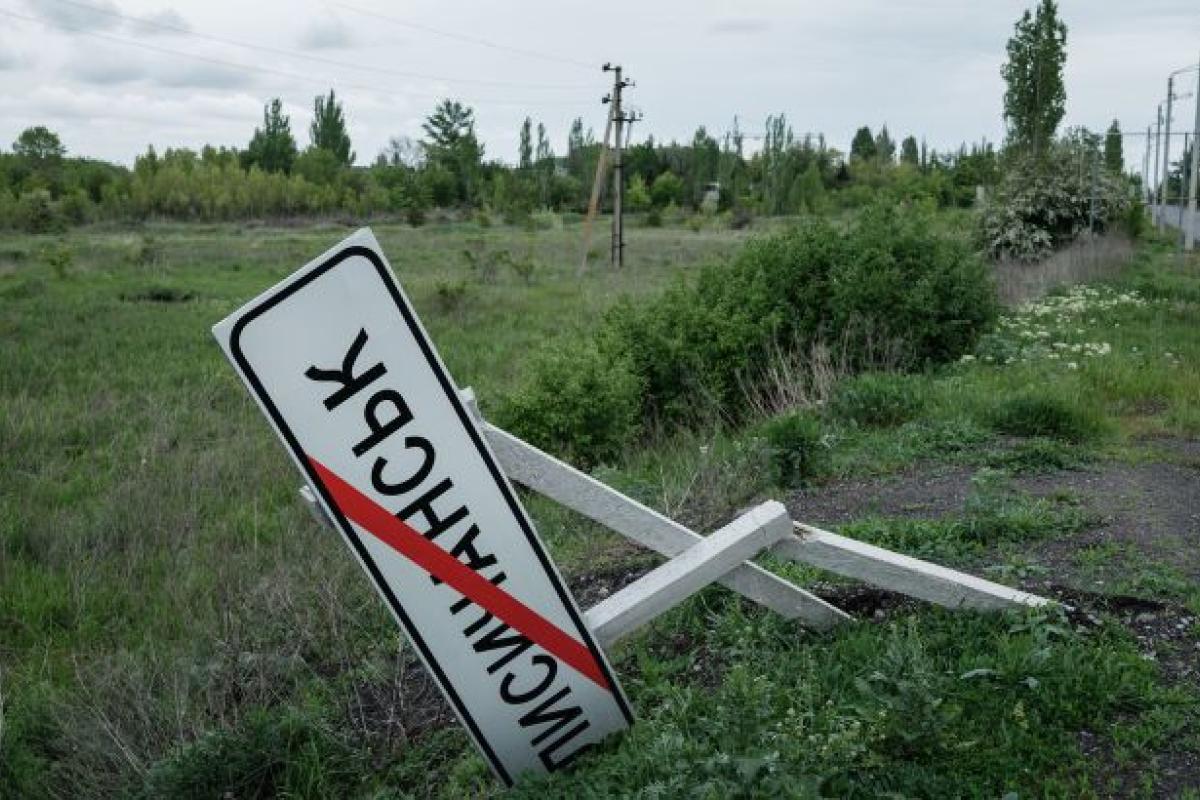 Отопления нет, пенсии не хватает, в домах "гости": очевидцы о ситуации в Лисичанске