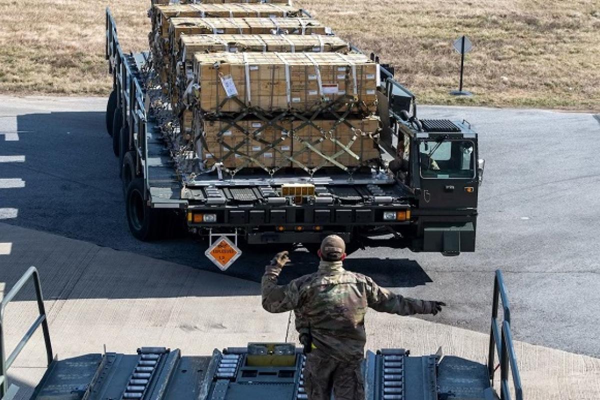 США виділяють військову допомогу Україні на 250 млн доларів США виділяють військову допомогу Україні на 250 млн доларів