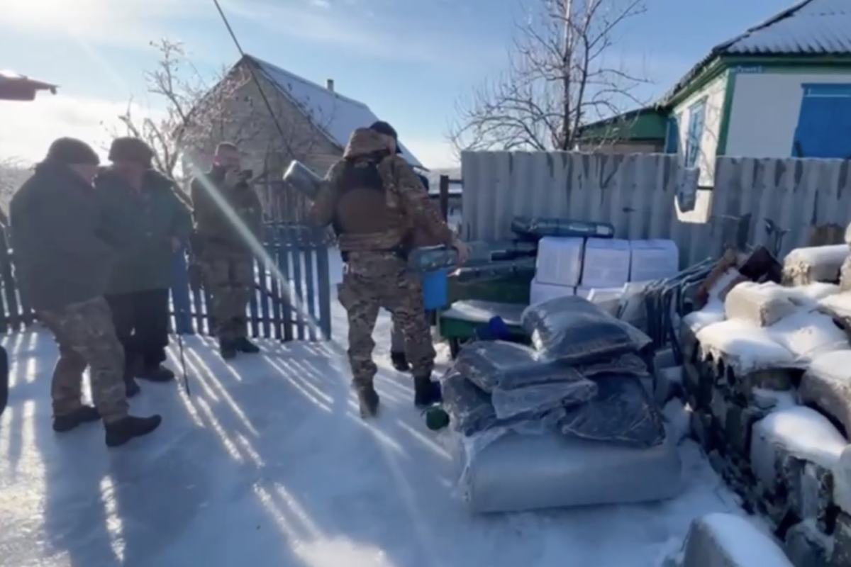 В освобожденные села Луганщины доставили необходимые предметы быта В освобожденные села Луганщины доставили необходимые предметы быта