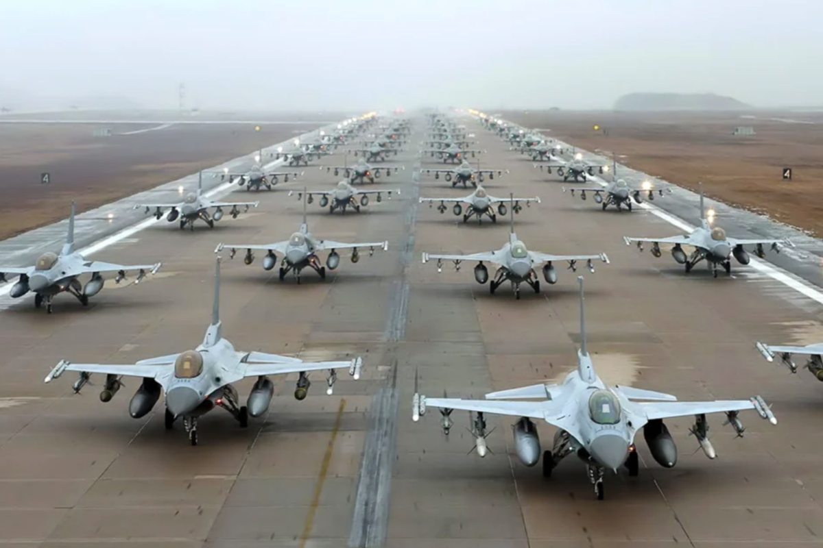 Перші F-16 можуть бути доставлені в Україну до кінця року, - ISW