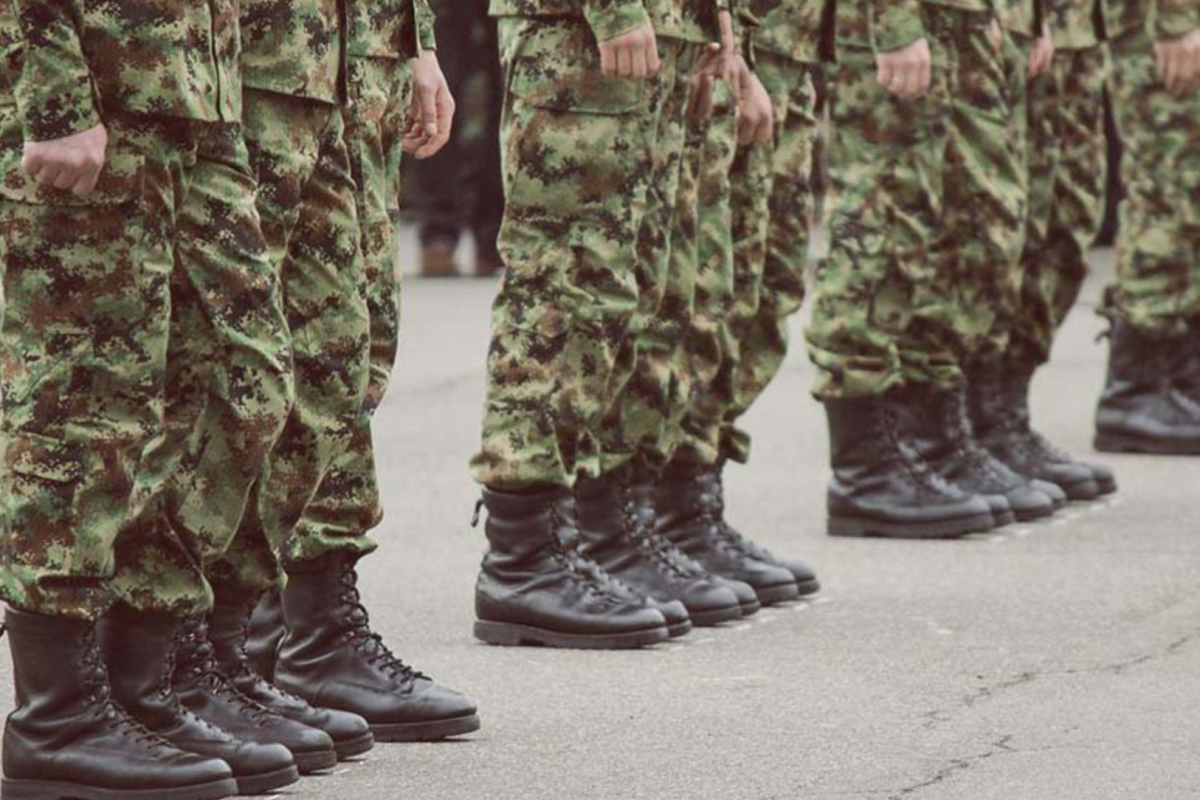 Вынуждают брать академотпуск и отправляют на фронт: на оккупированной Луганщине мобилизуют студентов Вынуждают брать академотпуск и отправляют на фронт: на оккупированной Луганщине мобилизуют студентов