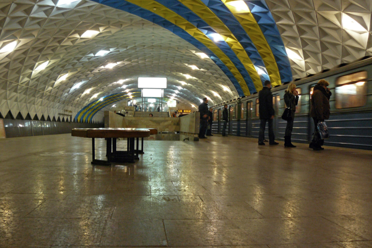 У Харкові почала протікати одна зі станцій метро через регулярні ракетні обстріли РФ У Харкові почала протікати одна зі станцій метро через регулярні ракетні обстріли РФ