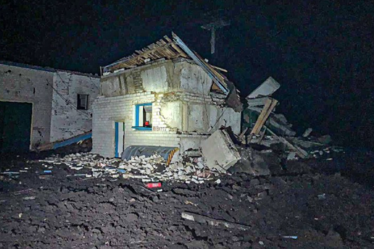 Росіяни завдали удару по пожежній частині на Харківщині, є постраждалий Росіяни завдали удару по пожежній частині на Харківщині, є постраждалий