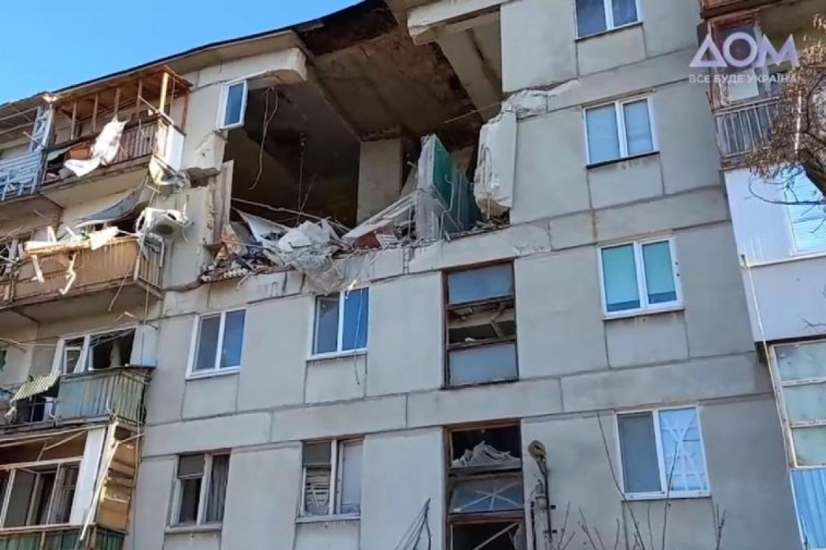 Принудительный "ремонт": в Северодонецке "восстанавливают" квартиры, даже если владельцы не дают ключи Принудительный "ремонт": в Северодонецке "восстанавливают" квартиры, даже если владельцы не дают ключи