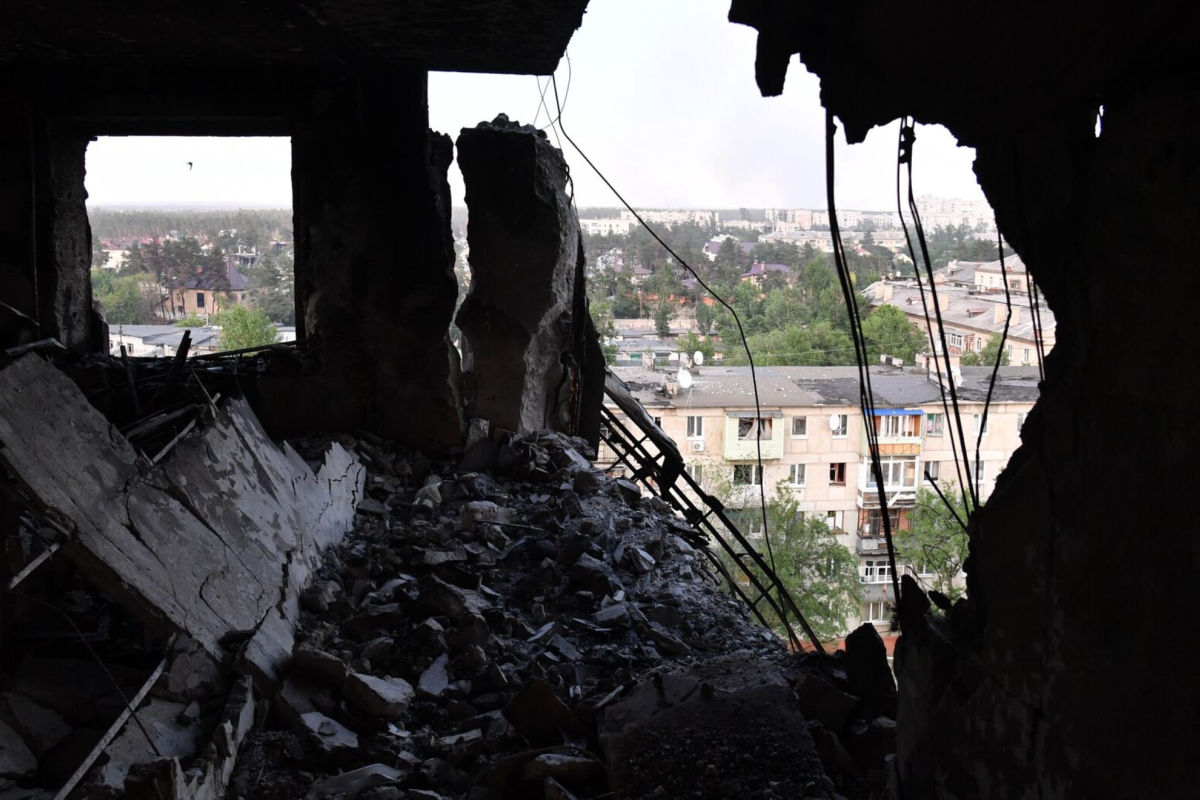 "Отправляют в военкомат": на улицах Северодонецка у мужчин массово проверяют документы