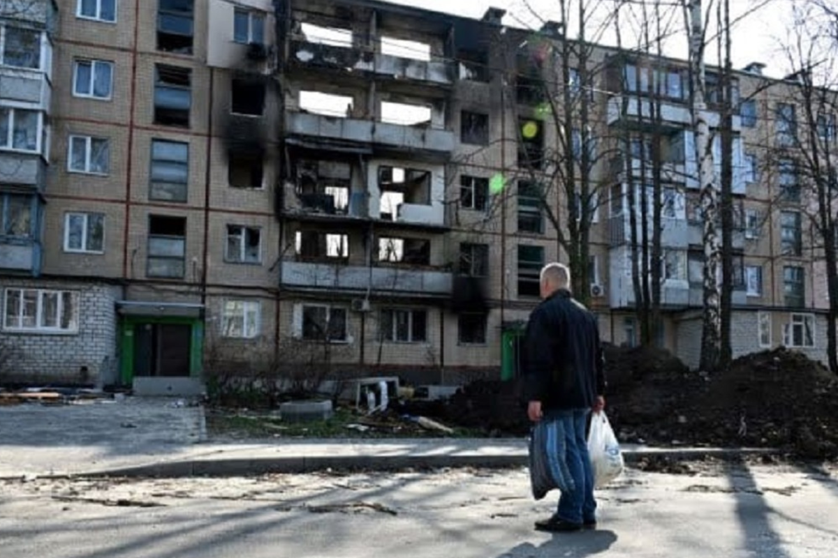 В сети показали, как выглядит "множество людей и машин" на улицах Северодонецка - видео В сети показали, как выглядит "множество людей и машин" на улицах Северодонецка - видео