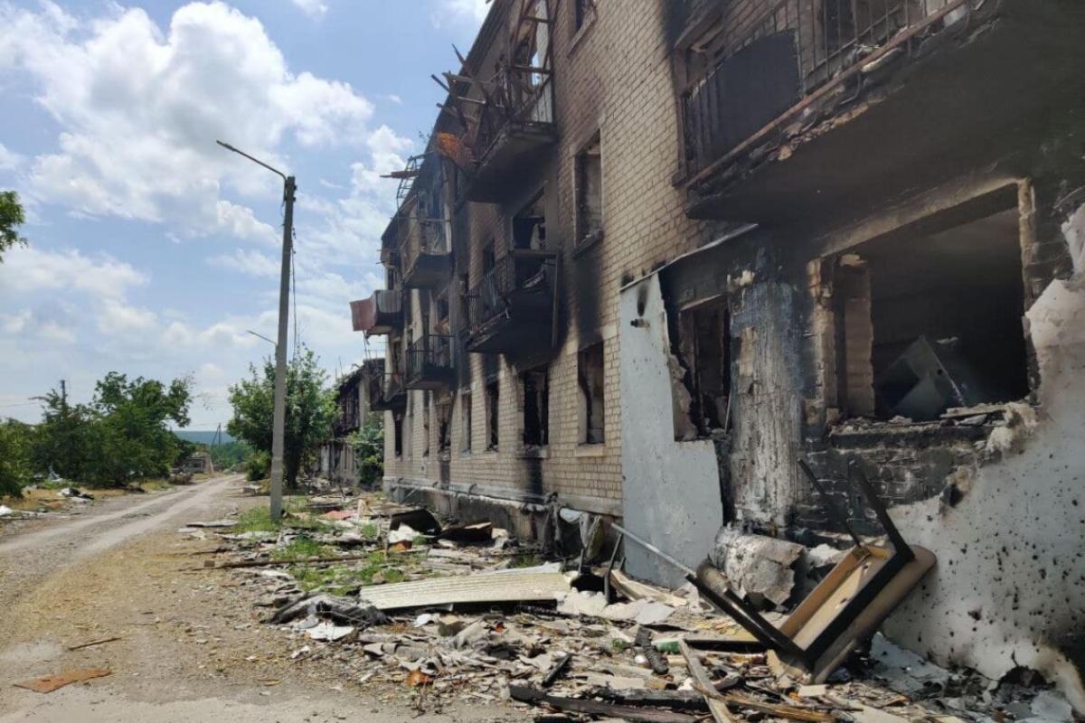 "Все цвіте і пахне": очевидці розповіли про ситуацію в одному з районів Лисичанська "Все цвіте і пахне": очевидці розповіли про ситуацію в одному з районів Лисичанська