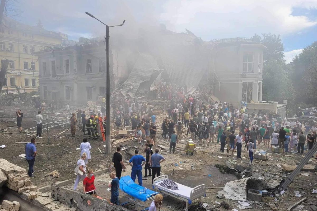 Российская ракета попала в здание детской больницы в Киеве - последствия, видео Российская ракета попала в здание детской больницы в Киеве - последствия, видео