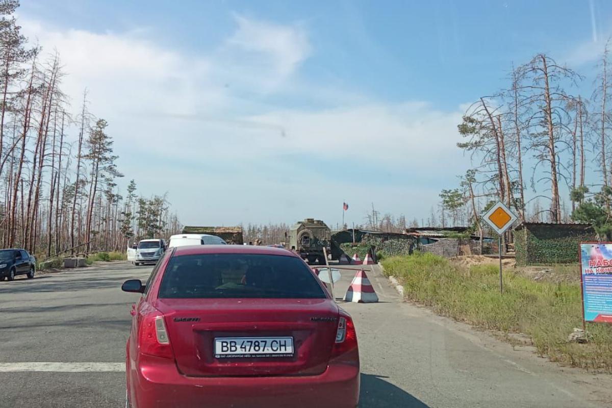 На оккупированной Луганщине ужесточили проверки на блокпостах: что известно На оккупированной Луганщине ужесточили проверки на блокпостах: что известно