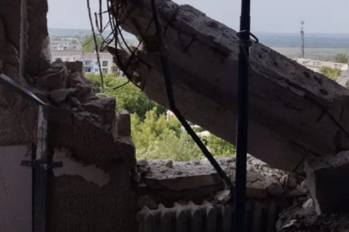 В сети показали фото обрушенных домов Лисичанска В сети показали фото обрушенных домов Лисичанска