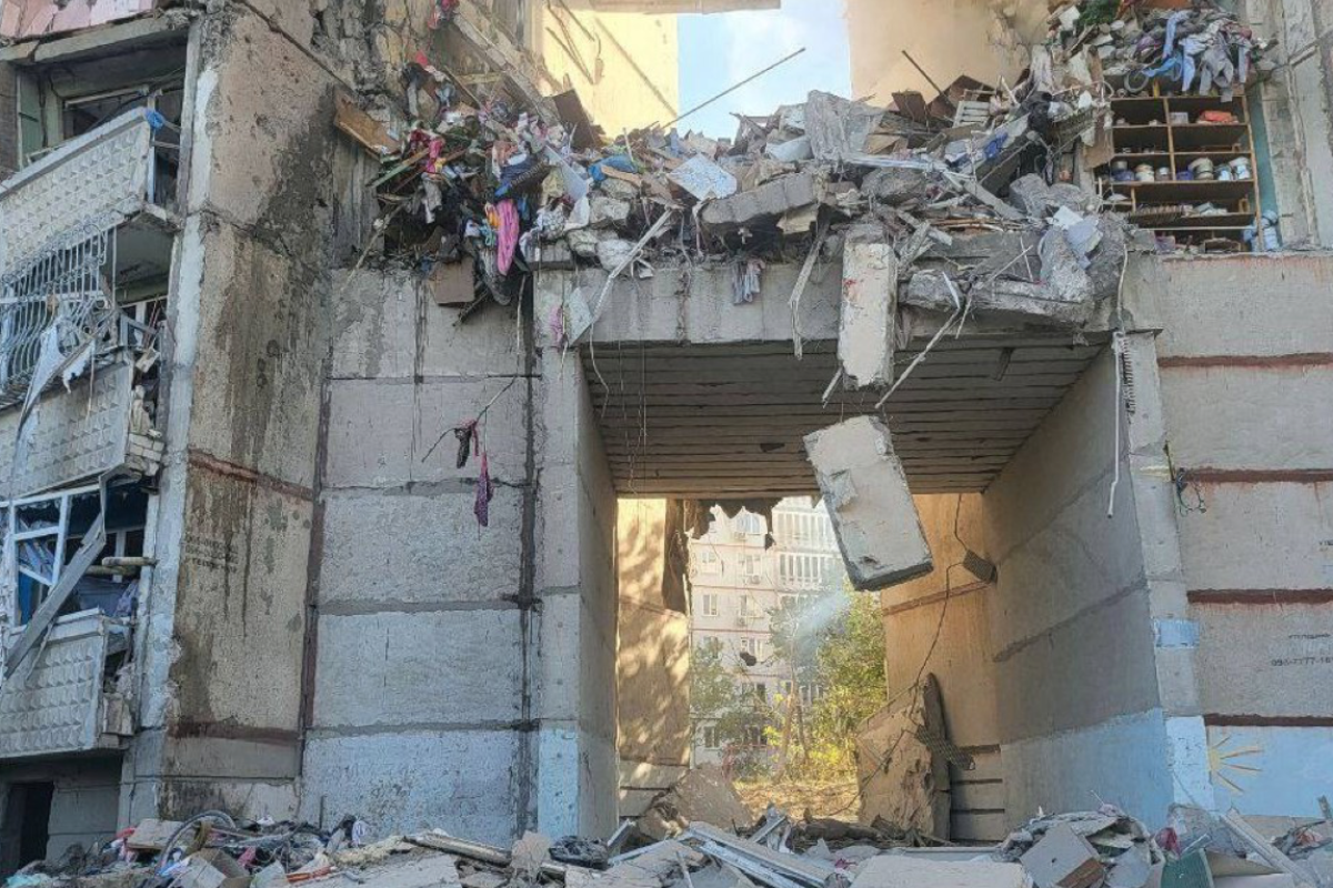 Росіяни вдарили авіабомбами по найбільш населених районах Харкова, є загиблі Росіяни вдарили авіабомбами по найбільш населених районах Харкова, є загиблі