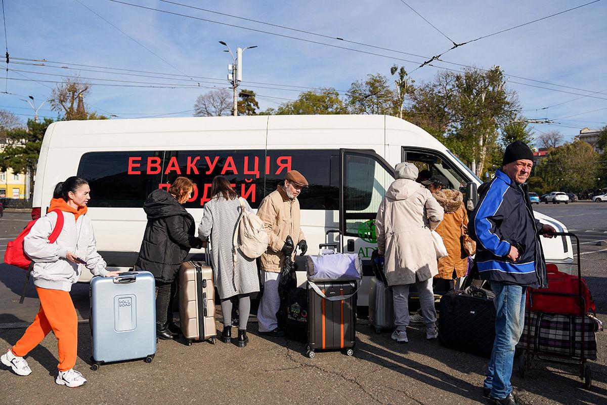 Из 10 населенных пунктов Харьковской области объявили обязательную эвакуацию всего населения Из 10 населенных пунктов Харьковской области объявили обязательную эвакуацию всего населения