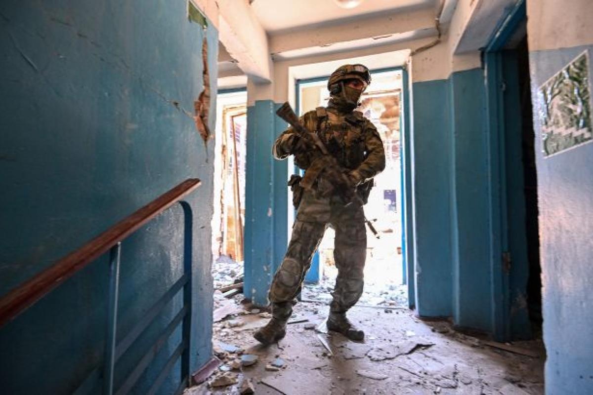 В Торецке военные РФ ворвались в квартиру и расстреляли мирных жителей, погибли две женщины В Торецке военные РФ ворвались в квартиру и расстреляли мирных жителей, погибли две женщины