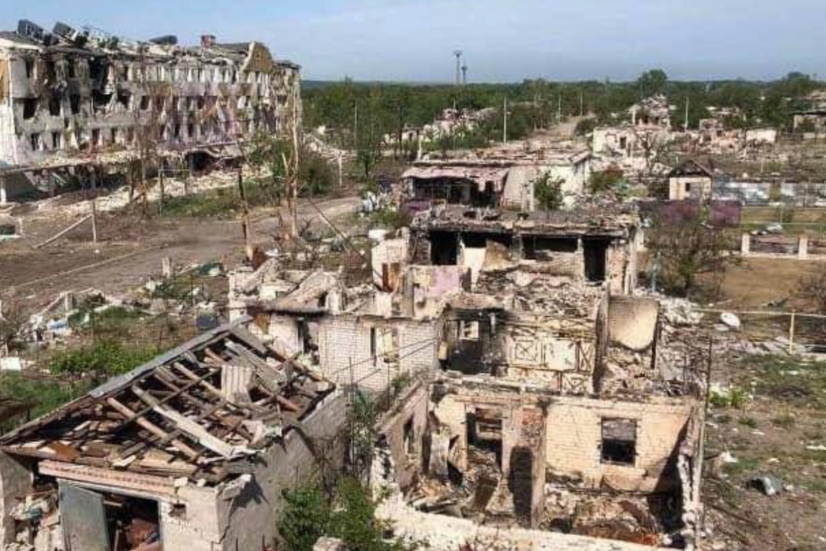 У мережі показали відео з Гірського: як живе окуповане місто У мережі показали відео з Гірського: як живе окуповане місто