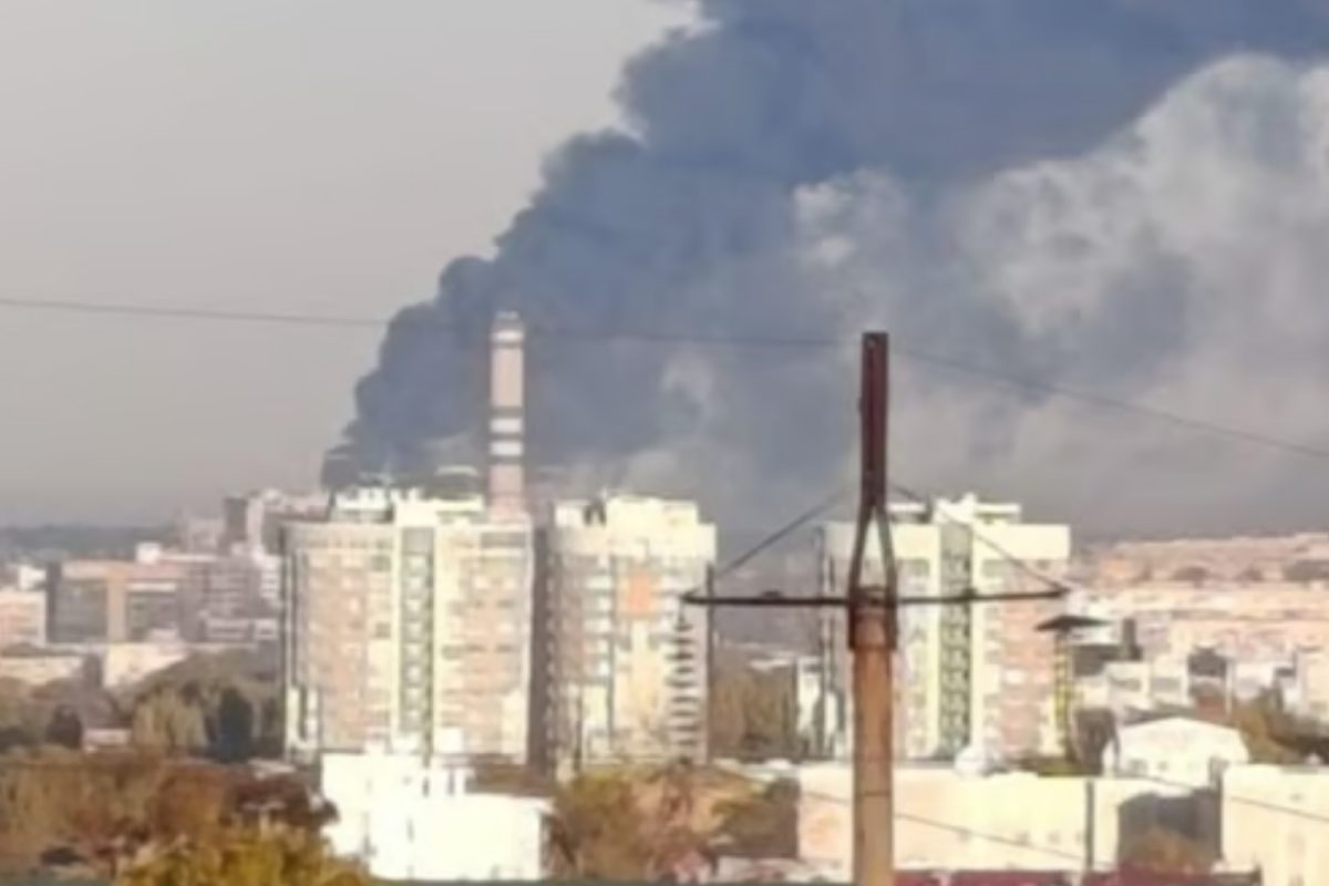 В Крыму с самого утра раздавались взрывы. В сети появились подробности атака. Атака БПЛА на Крым