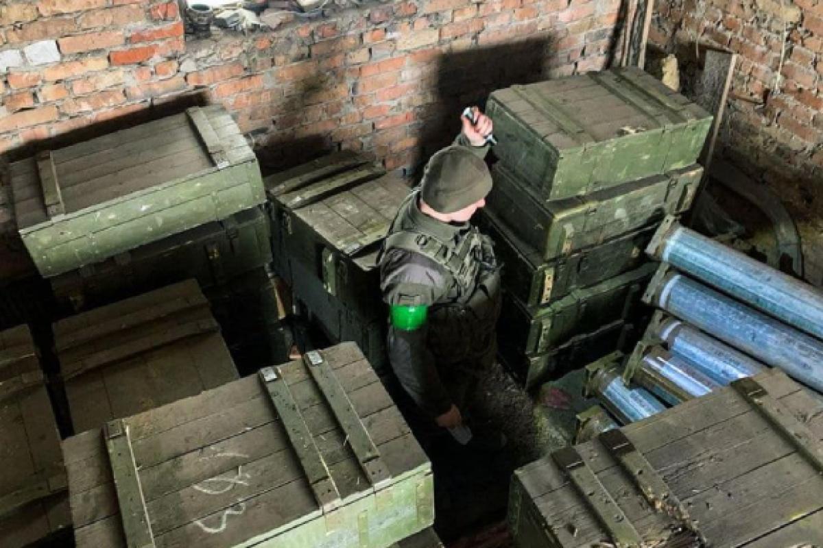 "Боеприпасы советского производства": в деоккупированном поселке на Луганщине найден схрон оккупантов "Боеприпасы советского производства": в деоккупированном поселке на Луганщине найден схрон оккупантов