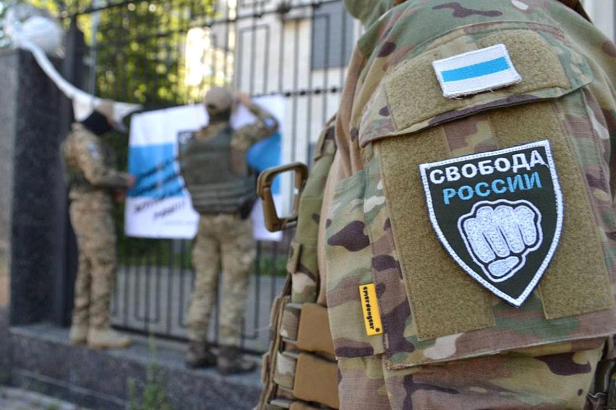 Легіон "Свобода Росії" знищив командно-спостережний пункт окупантів на Донеччині (відео) Легіон "Свобода Росії" знищив командно-спостережний пункт окупантів на Донеччині (відео)