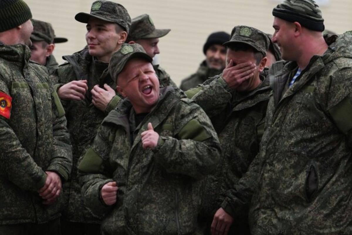 "Впиши своє ім'я в історію", або Як окупанти вербують мешканців Запорізької області "Впиши своє ім'я в історію", або Як окупанти вербують мешканців Запорізької області
