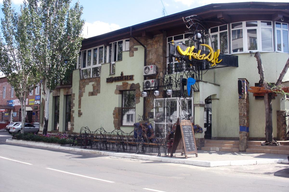 У мережі показали, як виглядає один із ресторанів Сєвєродонецька після приходу "визволителів" (фото) У мережі показали, як виглядає один із ресторанів Сєвєродонецька після приходу "визволителів" (фото)