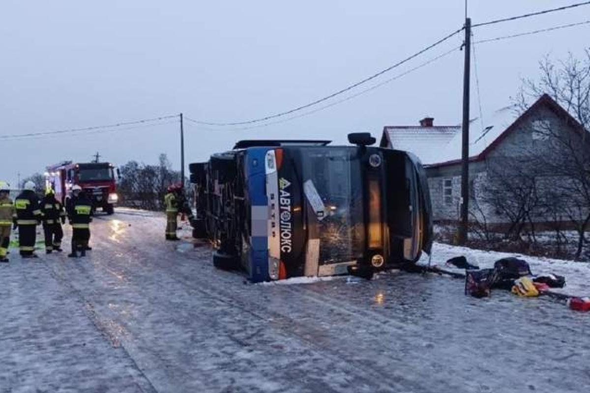 Український автобус із 59 пасажирами потрапив у ДТП в Польщі Український автобус із 59 пасажирами потрапив у ДТП в Польщі