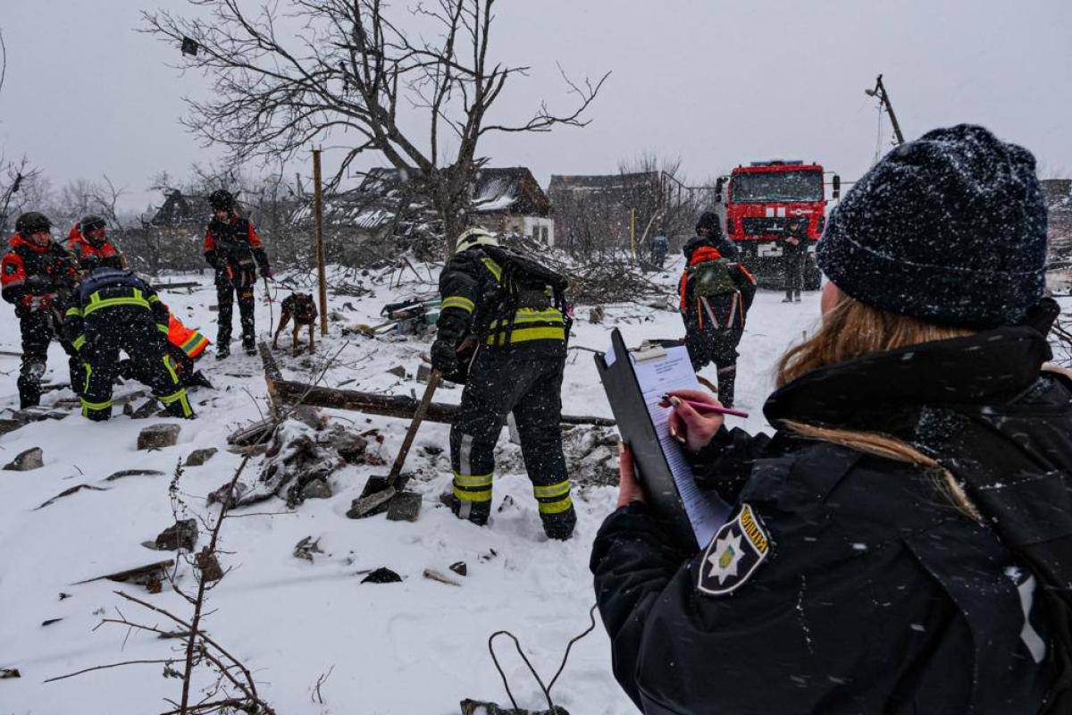 В Покровском районе Донецкой области, на месте ракетных ударов, завершили поисково-спасательные работы В Покровском районе Донецкой области, на месте ракетных ударов, завершили поисково-спасательные работы