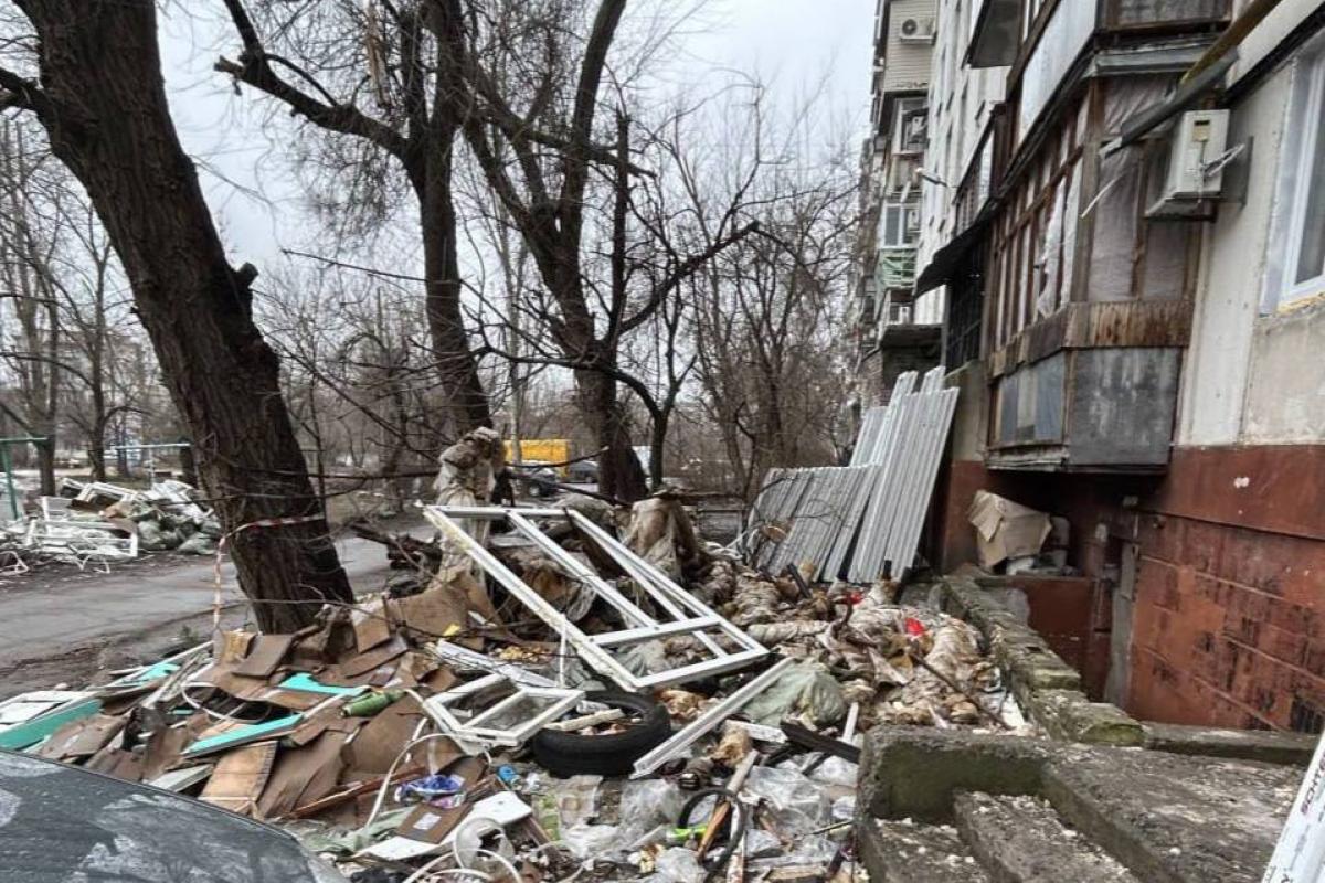 Тимчасово окупований Сєвєродонецьк перетворюється на звалище після так званих "ремонтів": у мережі з'явилися свіжі фото Тимчасово окупований Сєвєродонецьк перетворюється на звалище після так званих "ремонтів": у мережі з'явилися свіжі фото