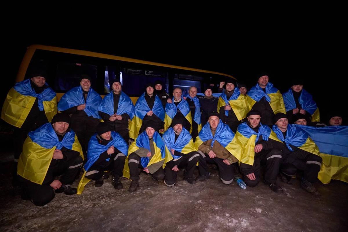 Еще 100 украинских защитников вернулись из российского плена: кого вернули