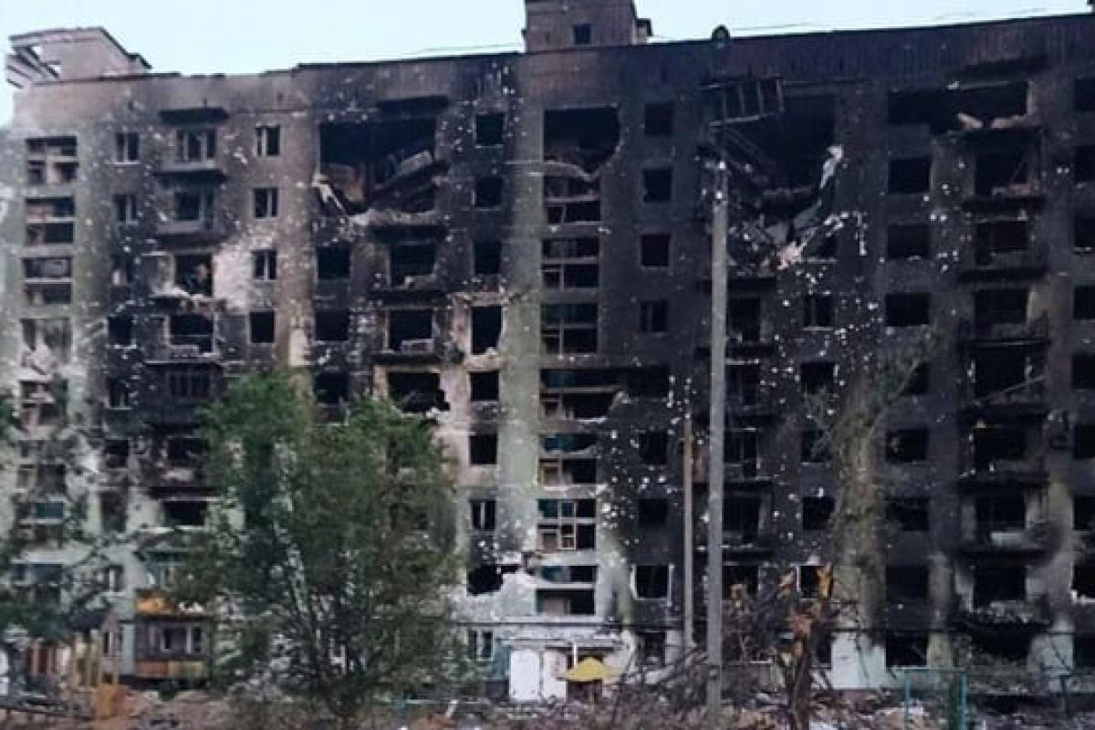 У мережі повідомили про нове загоряння у багатоповерховому будинку у Сєвєродонецьку У мережі повідомили про нове загоряння у багатоповерховому будинку у Сєвєродонецьку