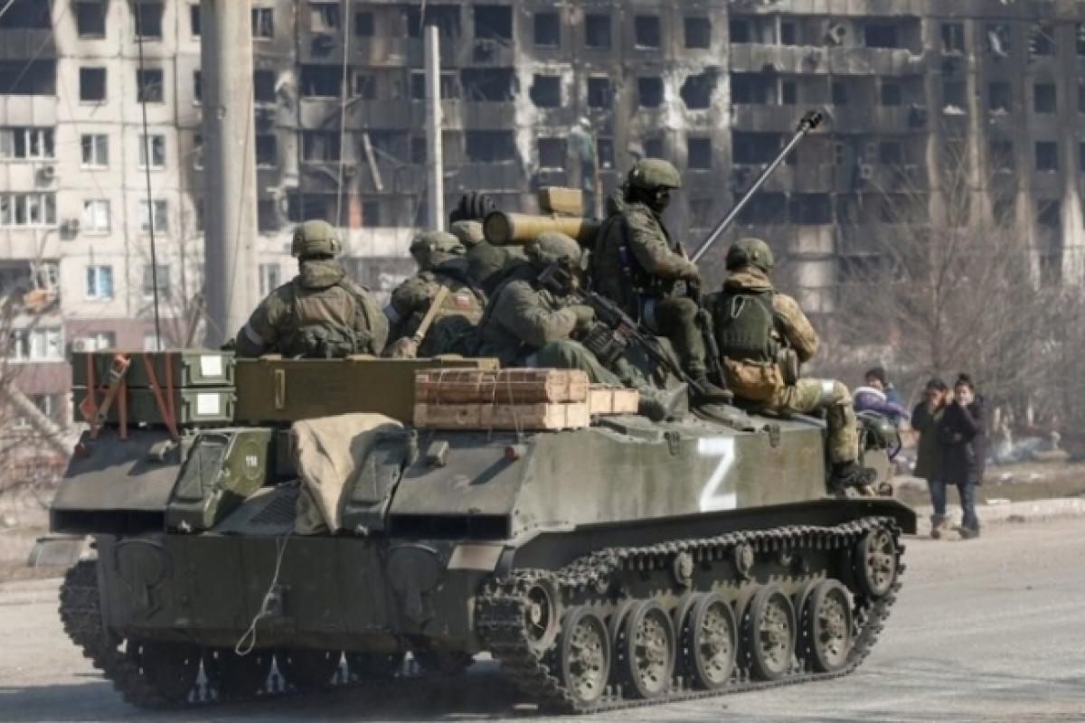 "Наступление на всех фронтах": Анализ военного эксперта "Наступление на всех фронтах": Анализ военного эксперта