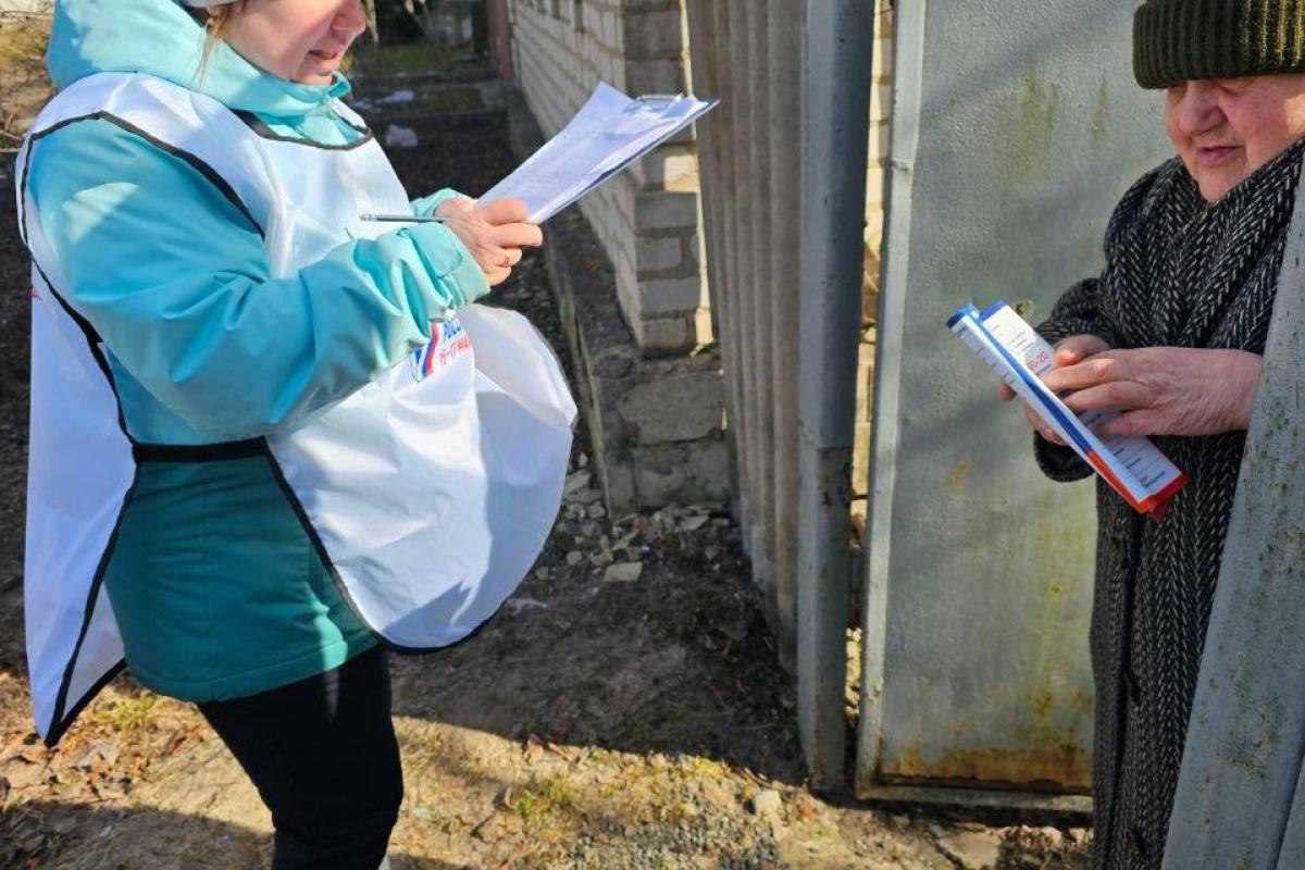 "Процесс под контролем": Теперь и коллаборанты агитируют жителей Луганщины к "выборам"