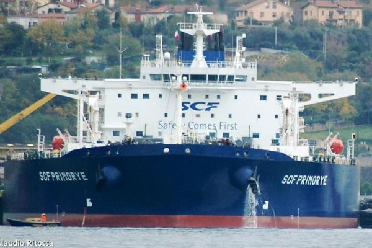 В Азові підірвали трубопровід, яким перекачували нафтопродукти до танкерів РФ В Азові підірвали трубопровід, яким перекачували нафтопродукти до танкерів РФ