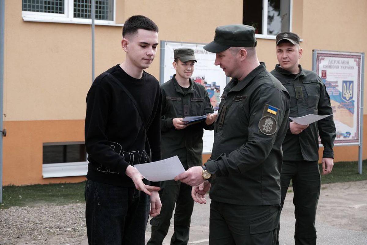 В Україні розпочалася демобілізація строковиків: деталі В Україні розпочалася демобілізація строковиків: деталі
