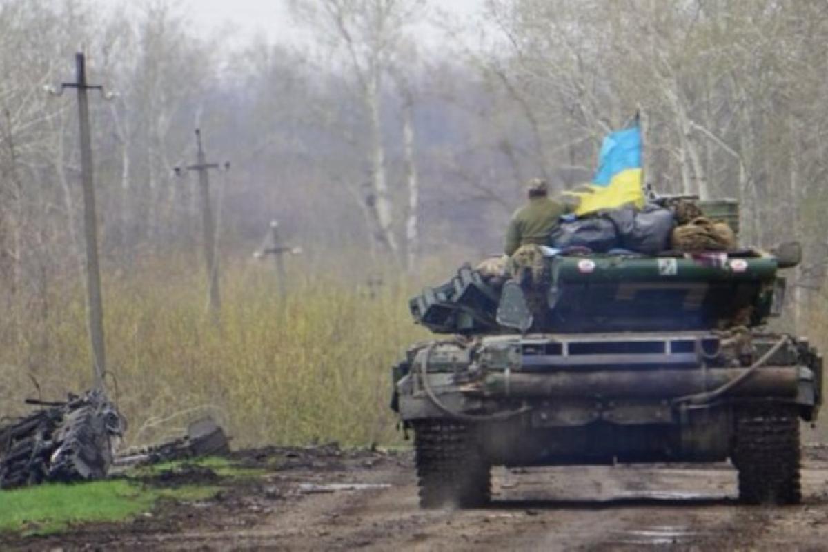 Западные аналитики назвали причины внезапных успехов армии РФ в наступлении на Харьковщине Западные аналитики назвали причины внезапных успехов армии РФ в наступлении на Харьковщине