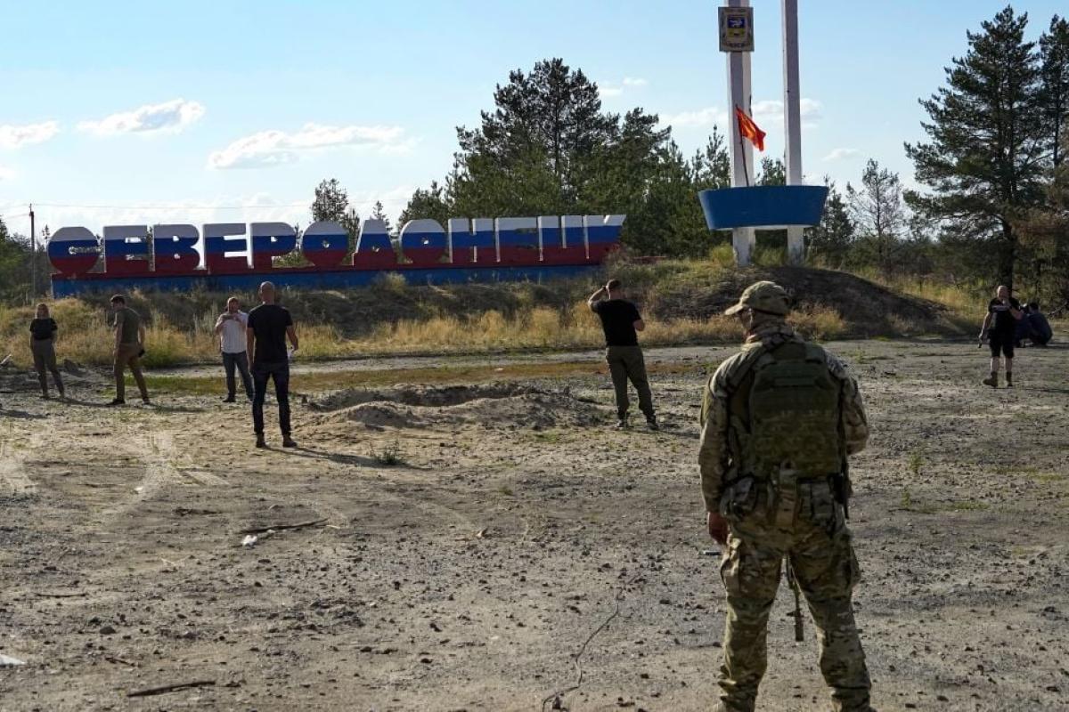 "Йде замазування очей": Пропагандистський спектакль окупантів у Сєвєродонецьку викликав обурення мешканців Луганська