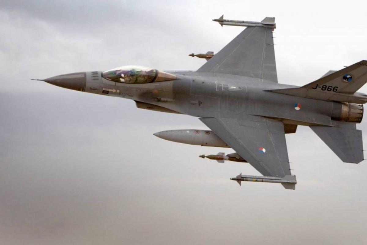 Нідерланди не обмежують використання Україною винищувачів F-16: повна свобода дій та радіусу застосування Нідерланди не обмежують використання Україною винищувачів F-16: повна свобода дій та радіусу застосування