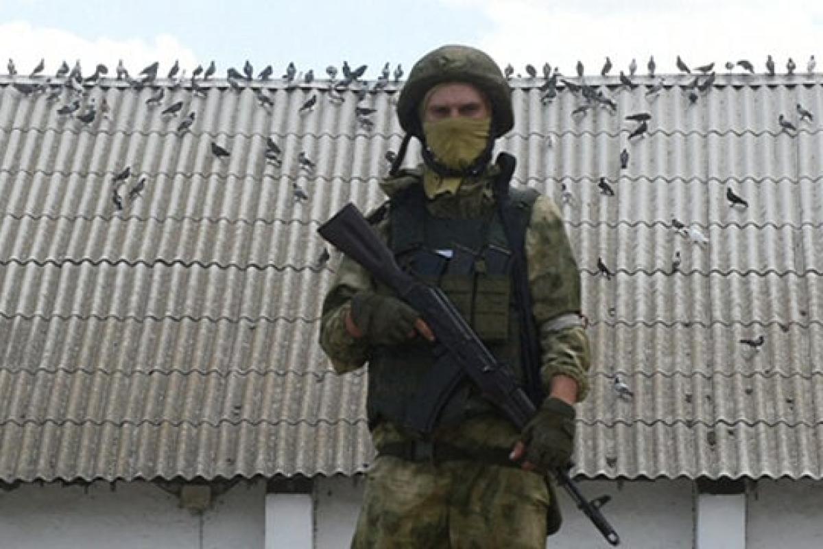 Российский военный расстрелял своих товарищей по службе на Запорожье: дезертир сбежал, его разыскивают Российский военный расстрелял своих товарищей по службе на Запорожье: дезертир сбежал, его разыскивают