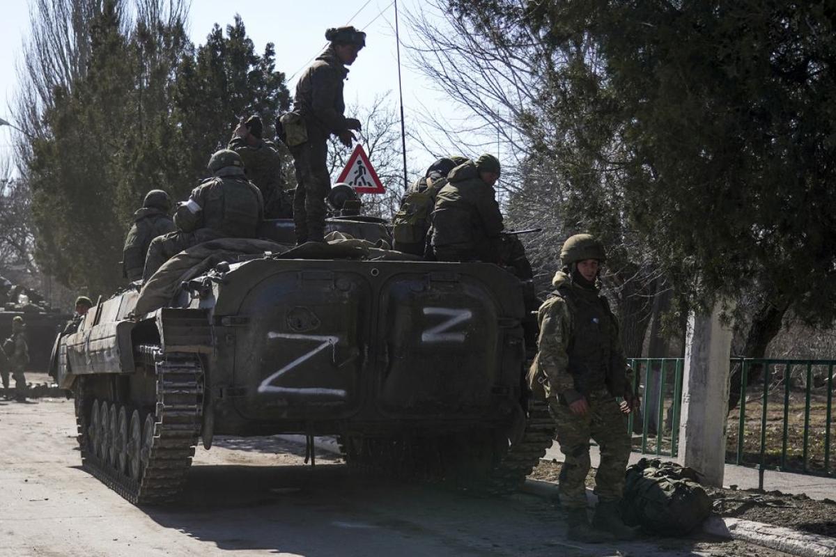 Стало известно об активизации российских военных колонн через Луганскую область в направлении Донецкой: подробности Стало известно об активизации российских военных колонн через Луганскую область в направлении Донецкой: подробности