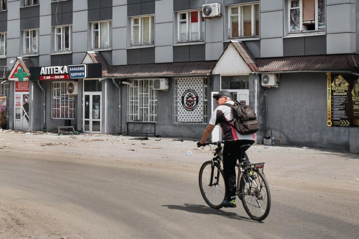 Щоб виїхати з окупованої Кремінної, потрібно мати кругленьку суму - соцмережі Щоб виїхати з окупованої Кремінної, потрібно мати кругленьку суму - соцмережі