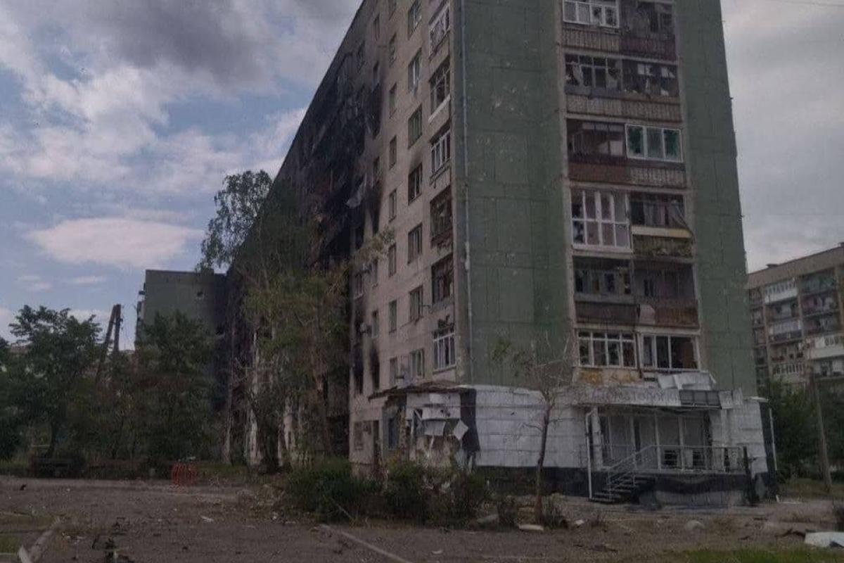 "Запустіння, хащі та сміття": у мережі з'явилися травневі кадри з окупованого Сєвєродонецька "Запустіння, хащі та сміття": у мережі з'явилися травневі кадри з окупованого Сєвєродонецька