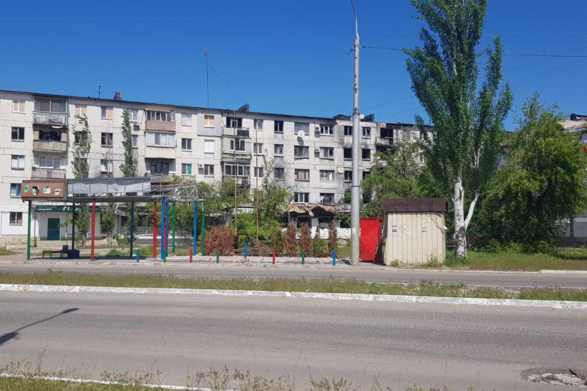 "Занедбаність та розруха": нові кадри з Сєвєродонецька з'явилися в мережі "Занедбаність та розруха": нові кадри з Сєвєродонецька з'явилися в мережі