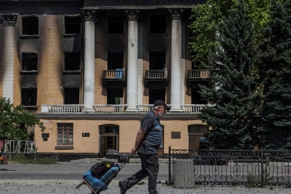 "Руководство и сотрудники города поддерживают президента": Речь "мэра" Лисичанска вызвала бурные комментарии в сети "Руководство и сотрудники города поддерживают президента": Речь "мэра" Лисичанска вызвала бурные комментарии в сети