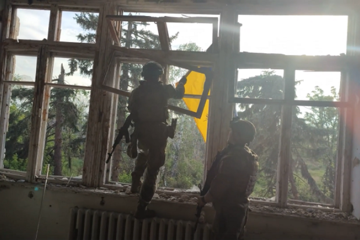Украинские военные освободили Благодатное в Донецкой области - видео Украинские военные освободили Благодатное в Донецкой области - видео