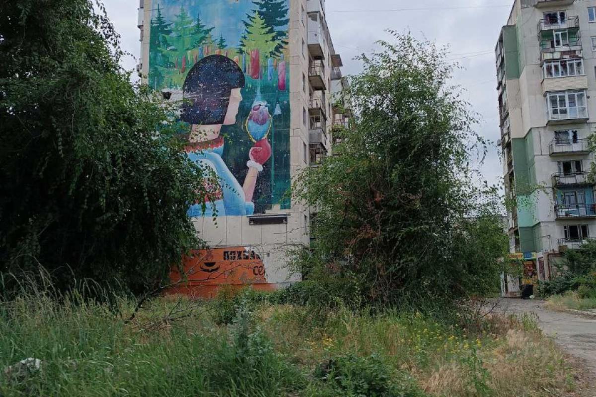 "В городе работают строители из близлежащих сел, которых кидают на деньги": подробности о "ремонтных работах" в Северодонецке "В городе работают строители из близлежащих сел, которых кидают на деньги": подробности о "ремонтных работах" в Северодонецке