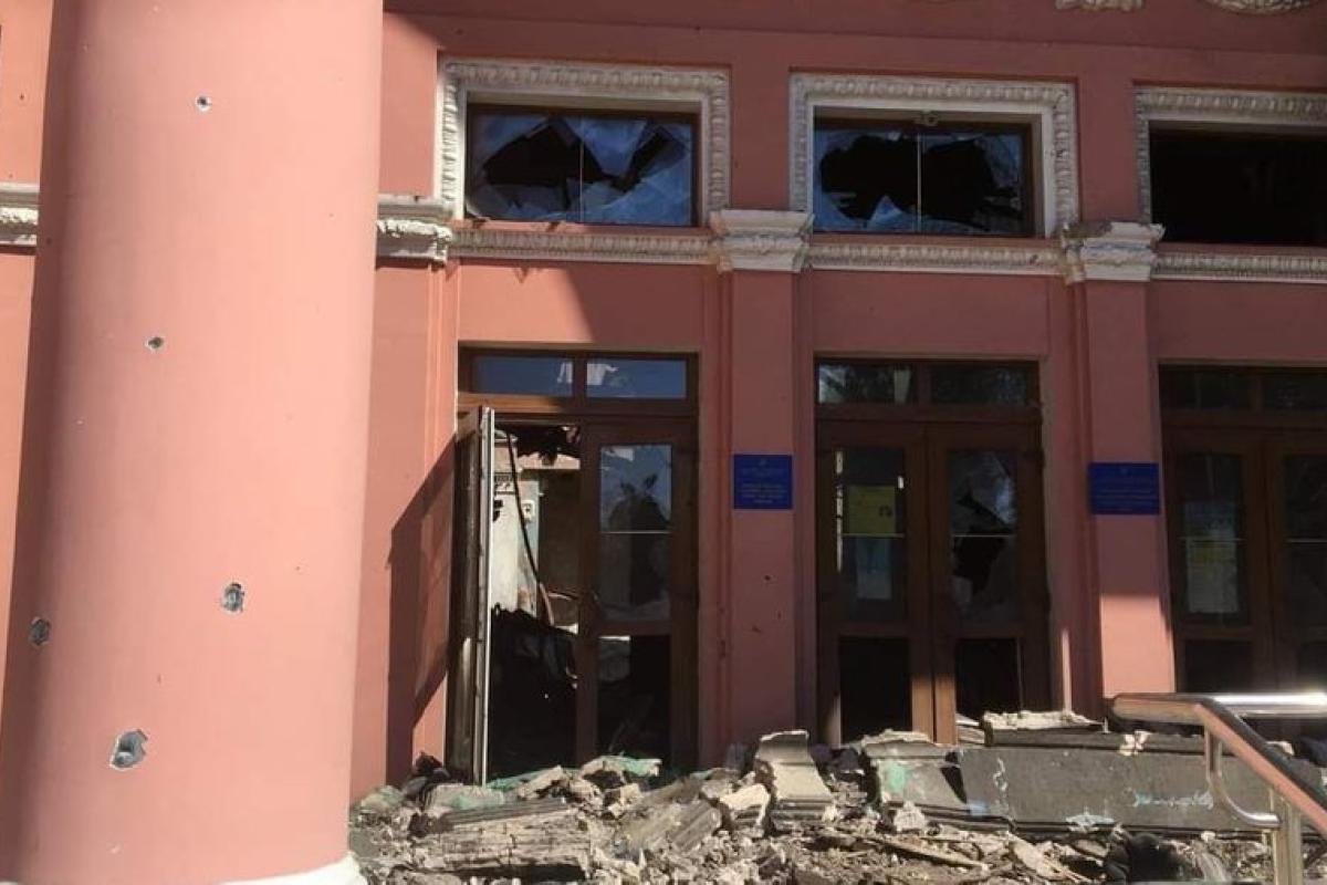 "Опустошенная сцена": в сети обнародовали фото музыкально-драматического театра в Северодонецке "Опустошенная сцена": в сети обнародовали фото музыкально-драматического театра в Северодонецке