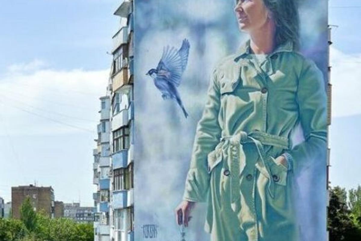 Оккупанты уничтожили последний мурал в Мариуполе Оккупанты уничтожили последний мурал в Мариуполе