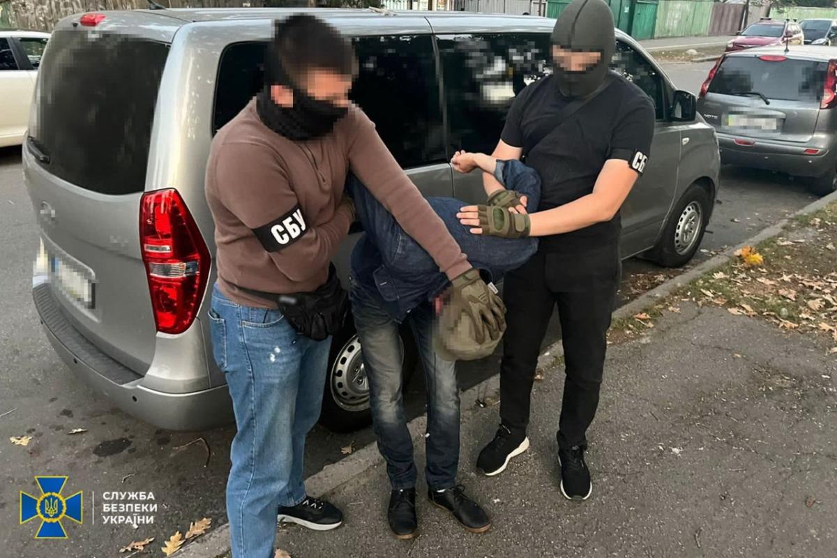 В Киеве задержали вражеского агента, который хотел поступить в школу "Армии дронов" В Киеве задержали вражеского агента, который хотел поступить в школу "Армии дронов"