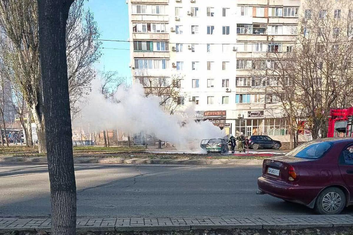 В Мариуполе произошел взрыв: взорвана машина полицейского оккупационного корпуса