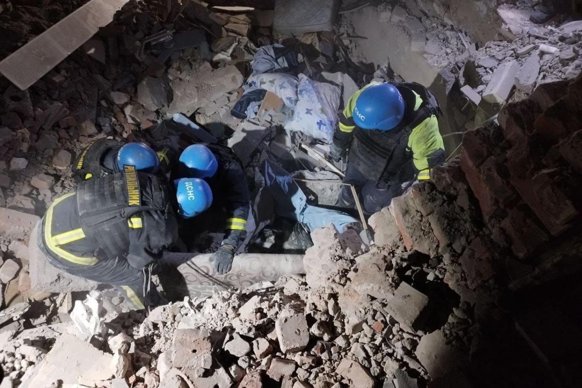 В Селидово Донецкой области продолжается поиск людей под завалами, - ГСЧС