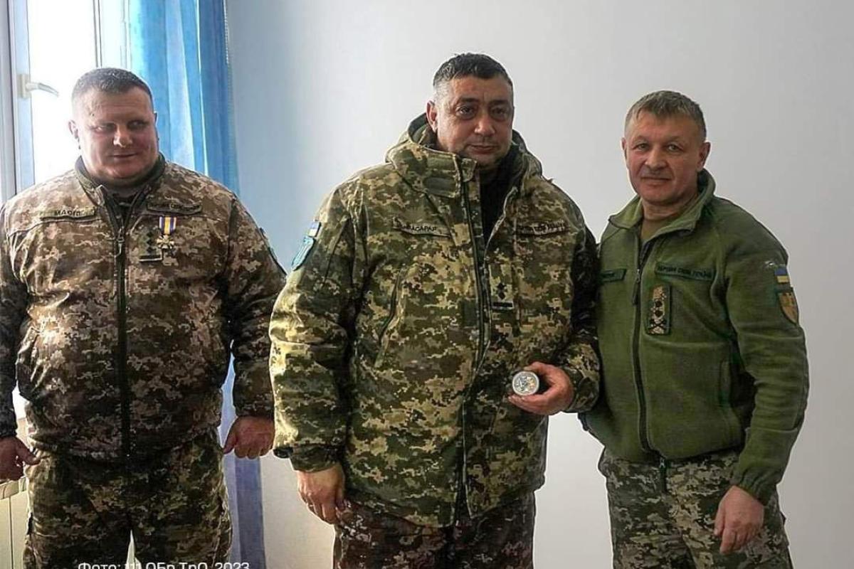 Государственными и ведомственными наградами отмечены бойцы Луганской бригады ТРО Государственными и ведомственными наградами отмечены бойцы Луганской бригады ТРО