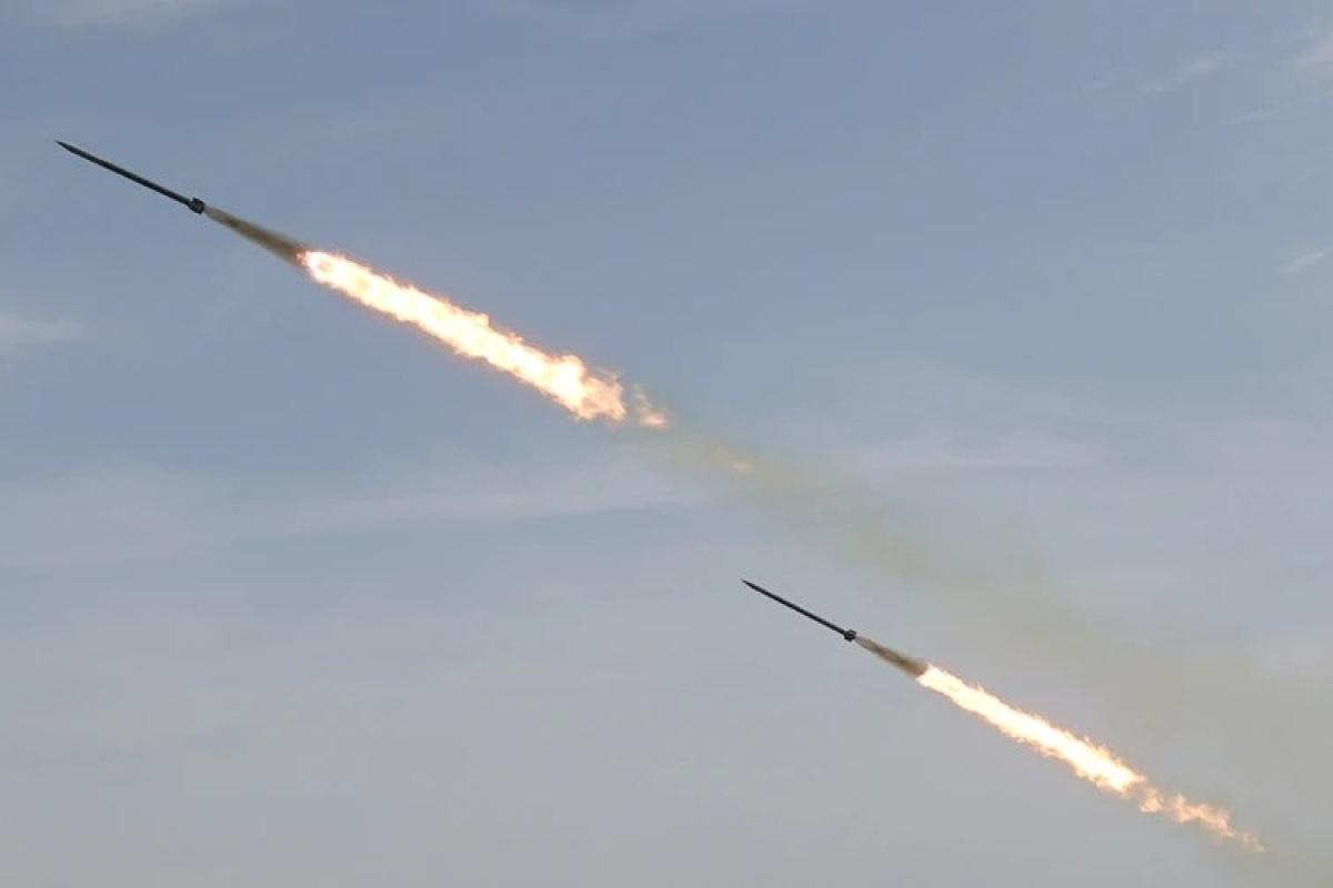 Загарбники вдруге за добу вдарили по Львівщині ракетами: є влучання Загарбники вдруге за добу вдарили по Львівщині ракетами: є влучання
